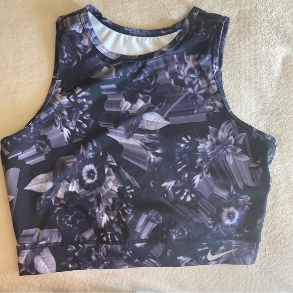 Nike athletic tank top size large - Picture 5 of 5